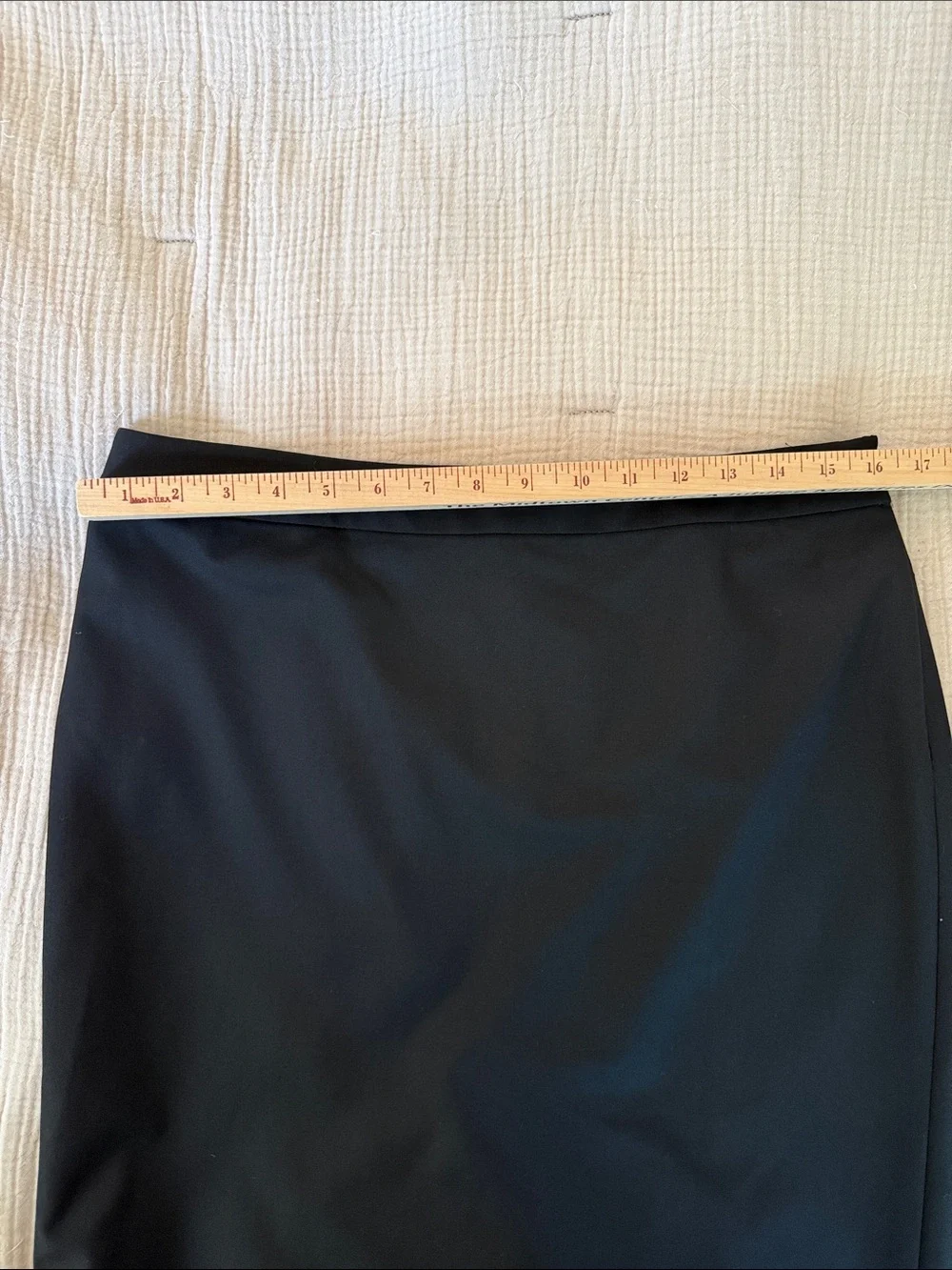 Ann Taylor LOFT Black  Straight Short Knee Length Pencil Skirt, size 8